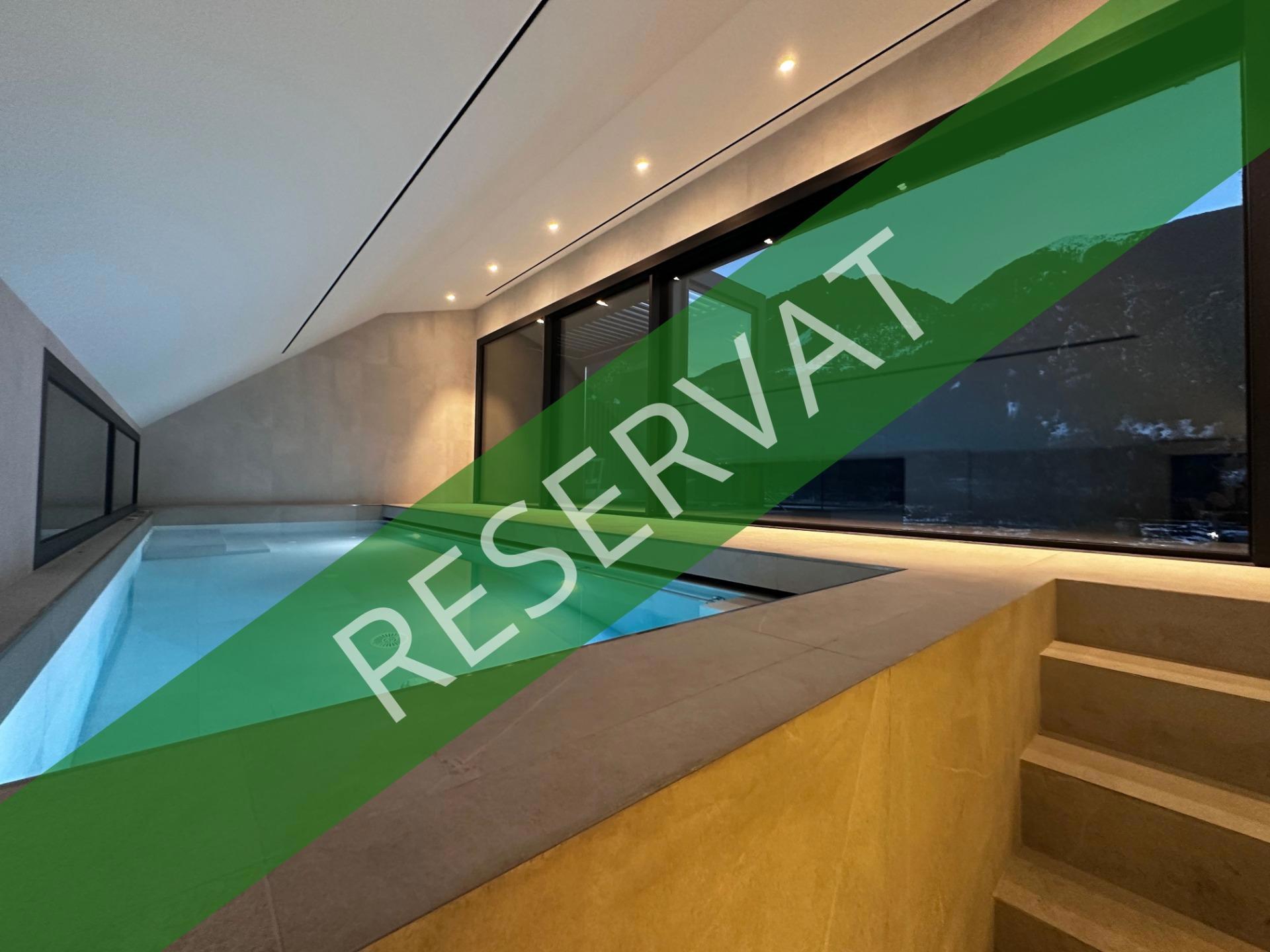 Atic triplex amb piscina privada interior