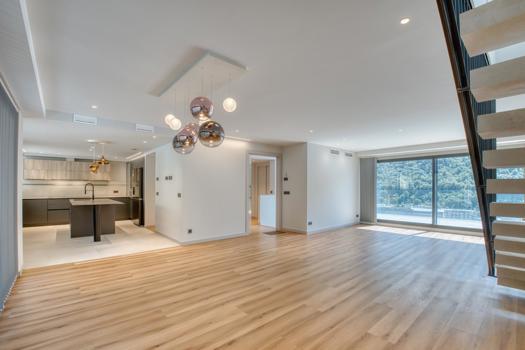 Triplex for sale with private pool