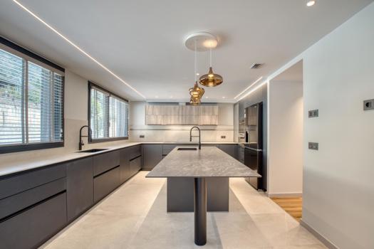 Triplex for sale with private pool