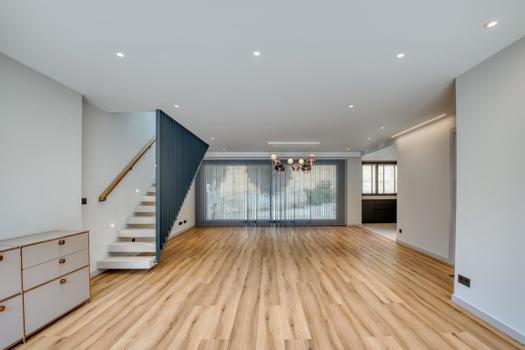 Triplex for sale with private pool
