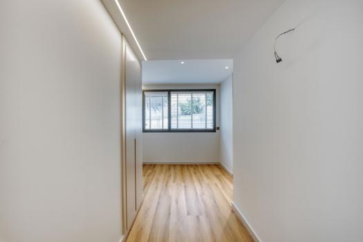 Triplex for sale with private pool