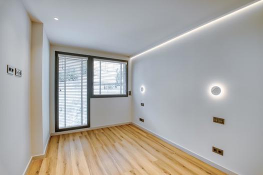Triplex for sale with private pool
