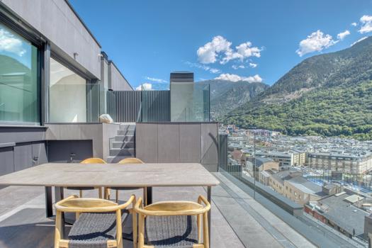 Triplex for sale with private pool