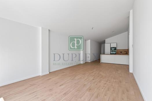 Ático de tres habitaciones en venta en Encamp.