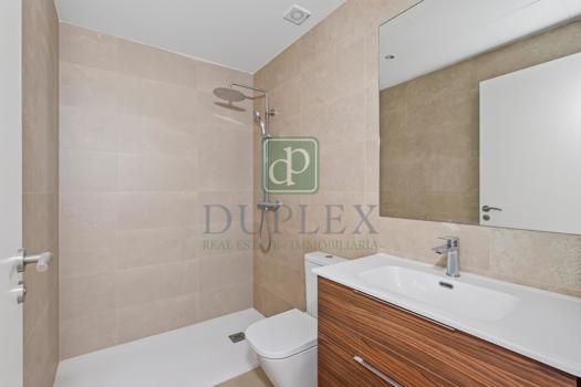 Ático de tres habitaciones en venta en Encamp.