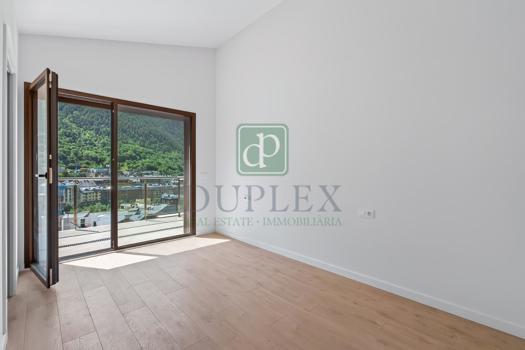 Ático de tres habitaciones en venta en Encamp.