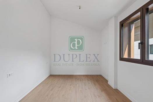 Ático de tres habitaciones en venta en Encamp.