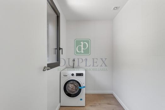 Ático de tres habitaciones en venta en Encamp.