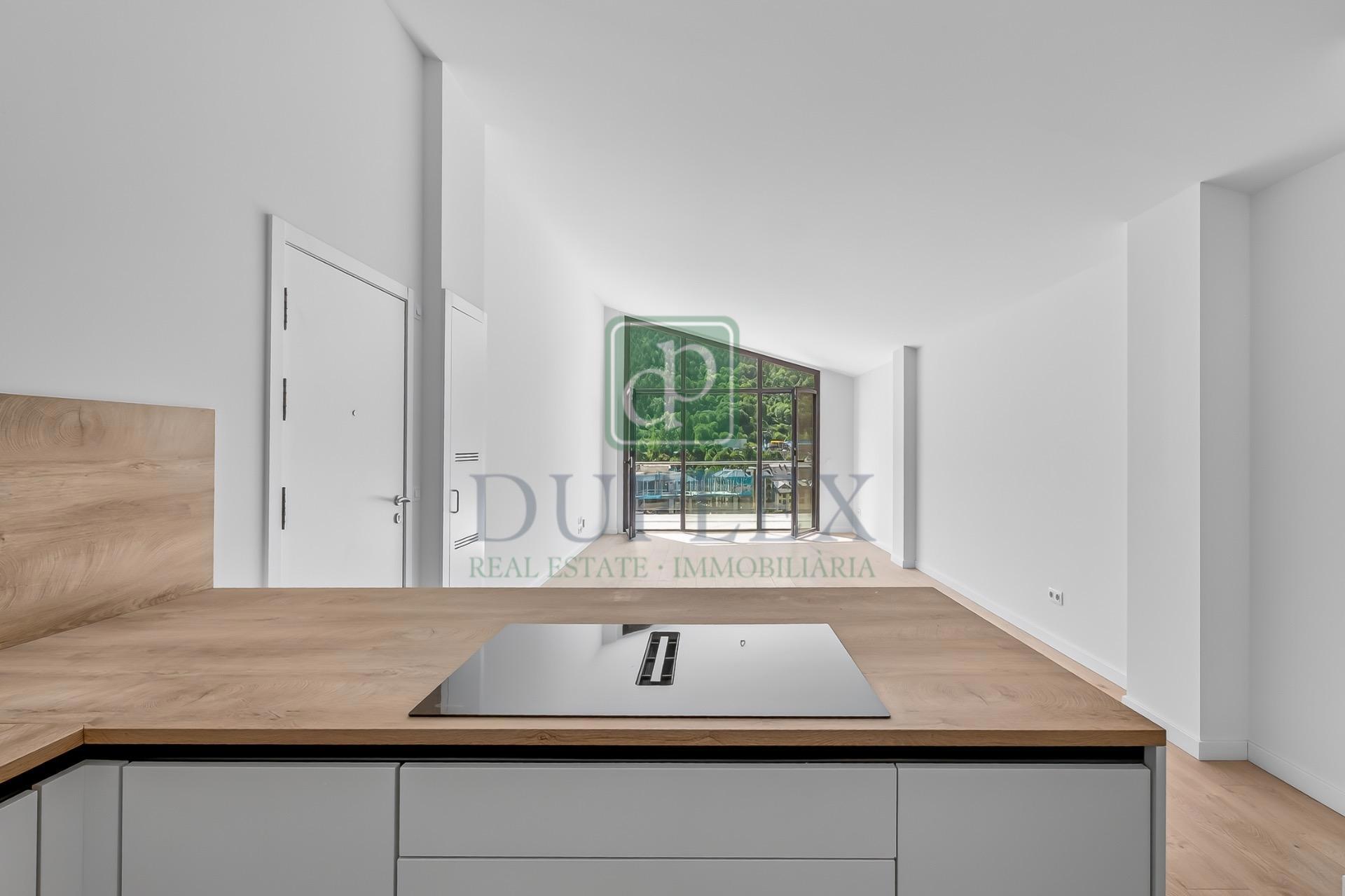 Ático de tres habitaciones en venta en Encamp.