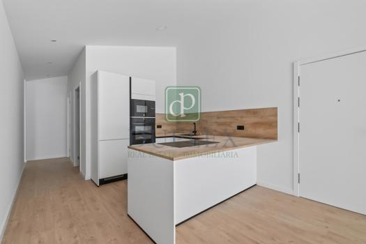 Ático de tres habitaciones en venta en Encamp.