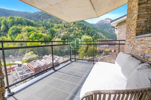 Ático de tres habitaciones en venta en La Massana